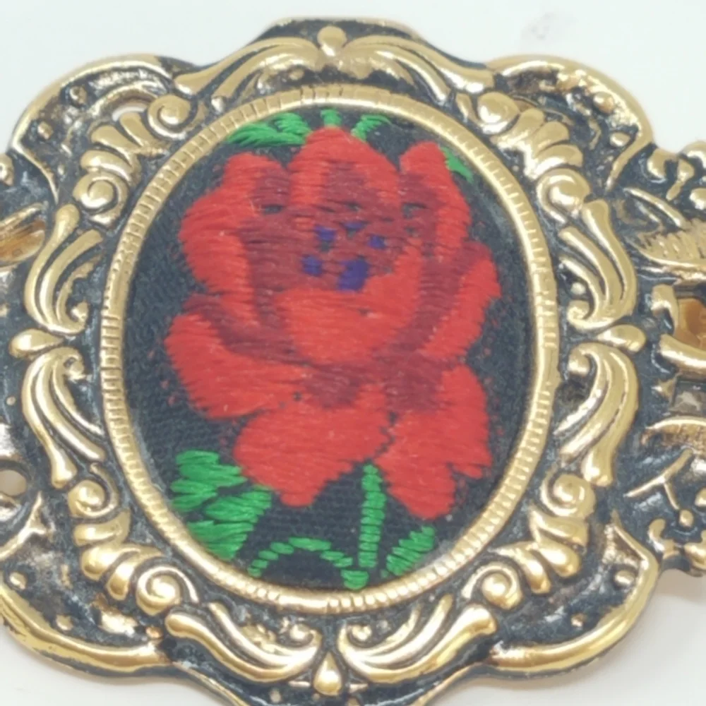 Byblos vtg brooch
